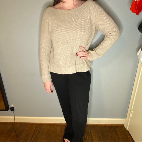 Cream colored sweater - Picture 1 of 1